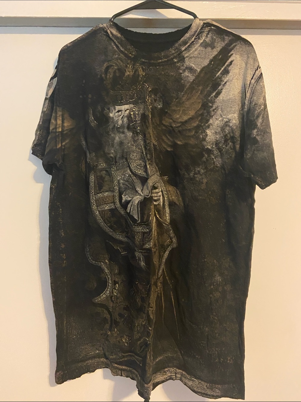 Affliction Men’s Large Black Short-Sleeve Graphic Tee with Gold Accents